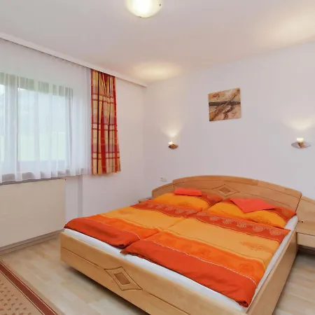 Beautiful With Large, Sunny Balcony * Hollersbach im Pinzgau