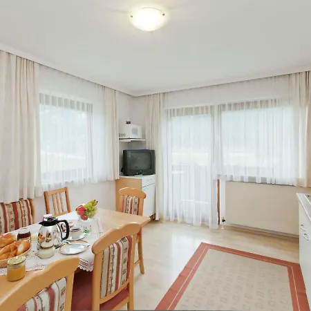 Beautiful With Large, Sunny Balcony Lejlighed *