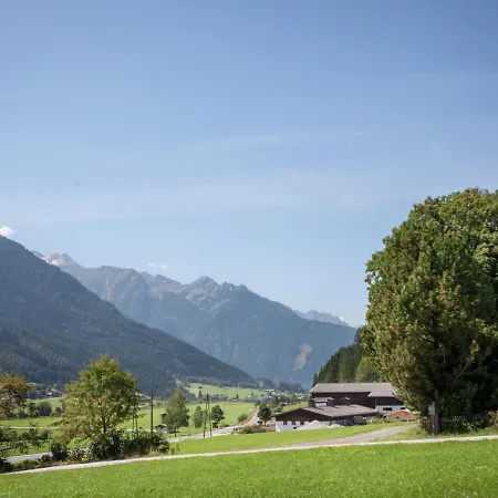 Lejlighed Beautiful With Large, Sunny Balcony