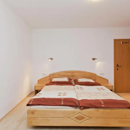 Beautiful With Large, Sunny Balcony Apartamento Hollersbach im Pinzgau