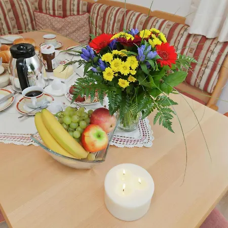 Beautiful With Large, Sunny Balcony Lejlighed