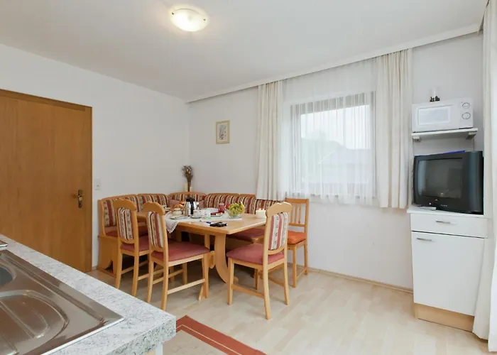 Beautiful With Large, Sunny Balcony * הולרבאך איםפינצגאו
